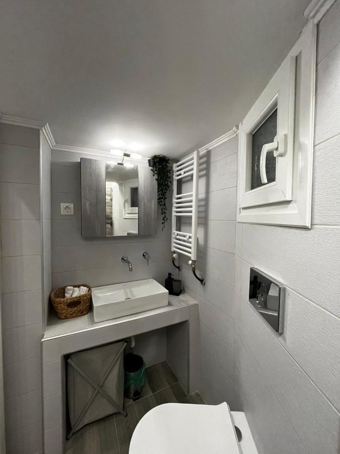 Modern Flat Ag. Dimitriou Apartment เทสซาโลนิกิ ภายนอก รูปภาพ